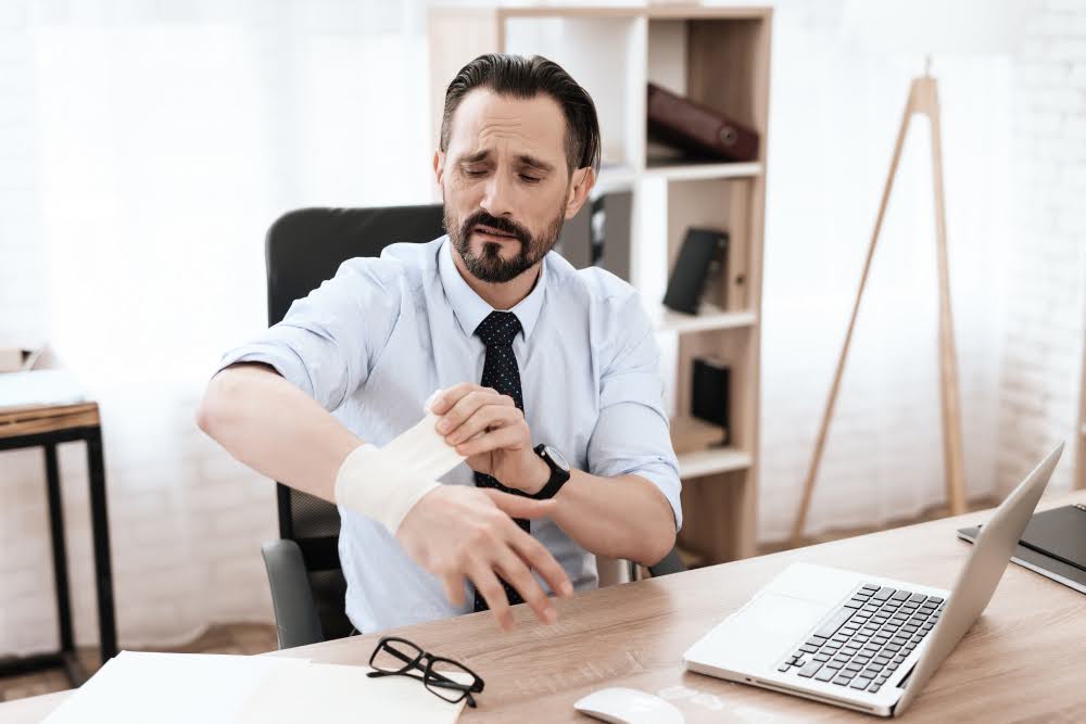 wrist pain in Office Worker