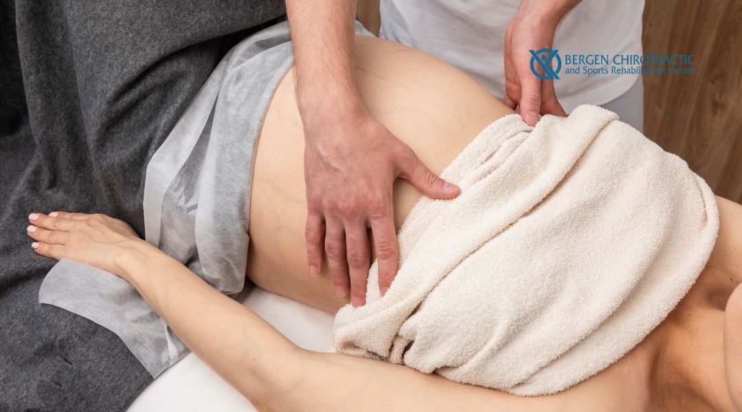 Pregnant lady getting belly massage